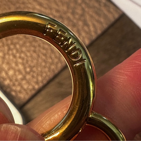 Furry Fur Yang Bag Bug Keychain Pom Pom - Picture 6 of 9